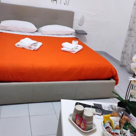 Le Tre Orchidee Bed & Breakfast Салерно Екстериор снимка