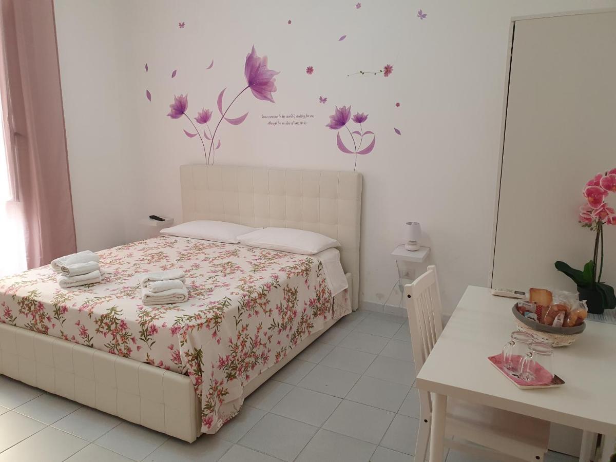 Le Tre Orchidee Bed & Breakfast Салерно Екстериор снимка