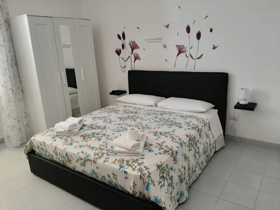 Le Tre Orchidee Bed & Breakfast Салерно Екстериор снимка