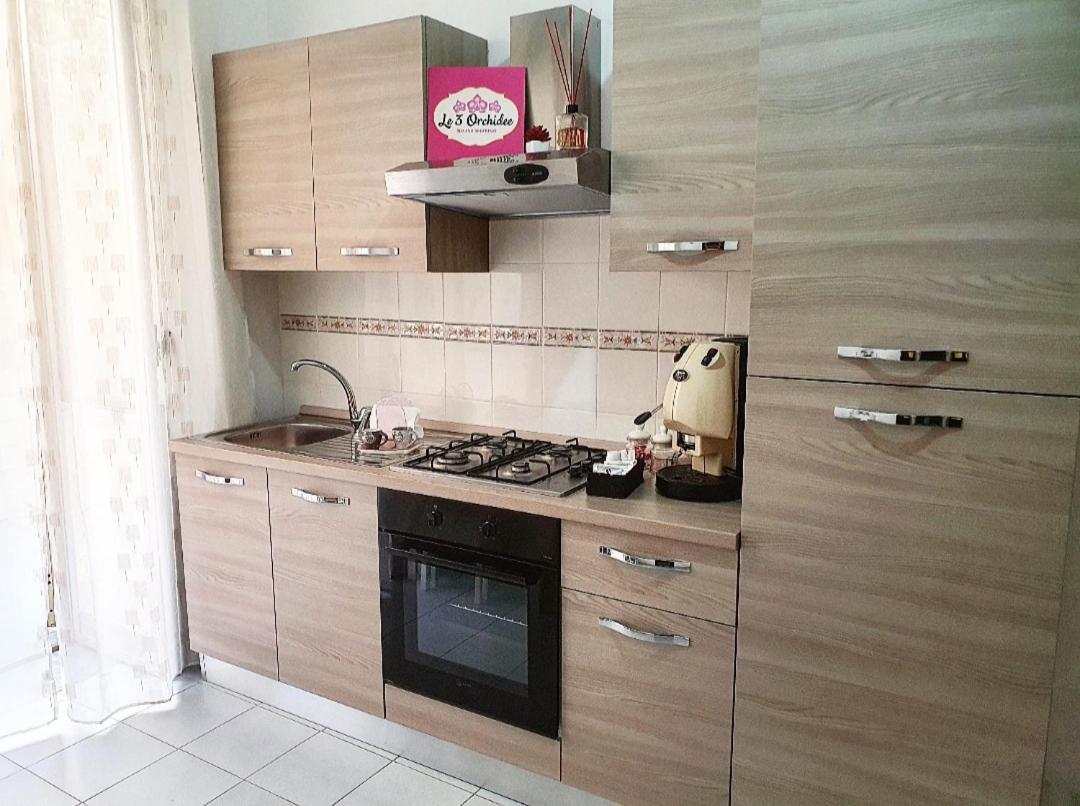 Le Tre Orchidee Bed & Breakfast Салерно Екстериор снимка