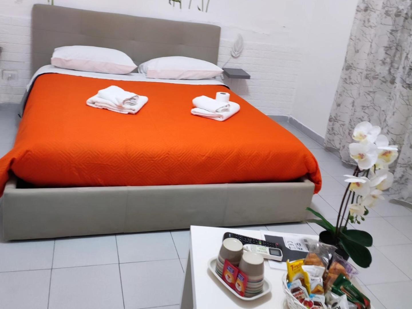 Le Tre Orchidee Bed & Breakfast Салерно Екстериор снимка