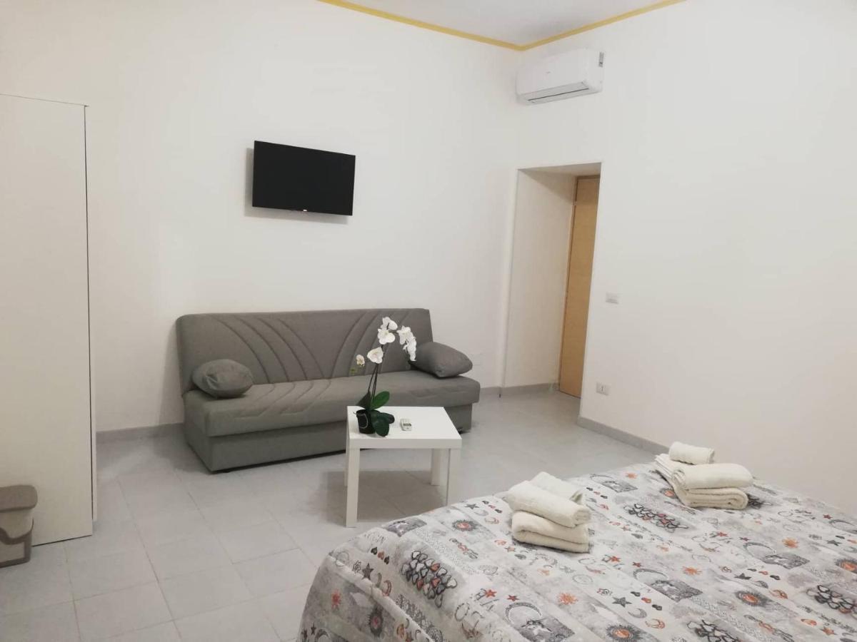 Le Tre Orchidee Bed & Breakfast Салерно Екстериор снимка