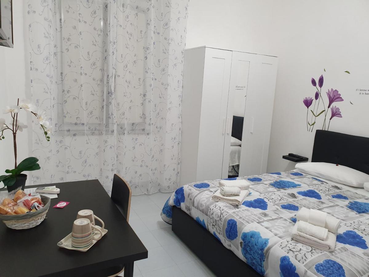 Le Tre Orchidee Bed & Breakfast Салерно Екстериор снимка